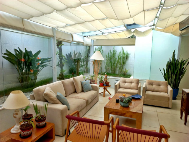 Casa à venda com 3 suítes no condomínio Maison Montparnasse, São Paulo - SP