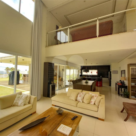 Casa à venda com 3 suítes no condomínio Alpes de Vinhedo, Vinhedo - SP