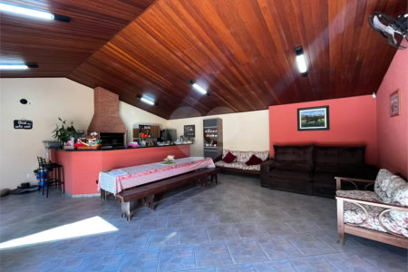 Casa à venda com 3 quartos, sendo 1 suíte, em Vila Nastri, Itapetininga, SP