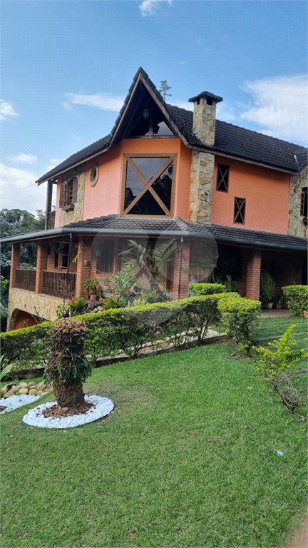 Casa à venda com 4 quartos, sendo 2 suítes, no condomínio Aruã Eco Park, Mogi das Cruzes - SP