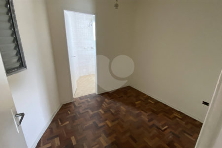 Sobrado à venda com 3 quartos, sendo 1 suíte, em Interlagos, São Paulo, SP