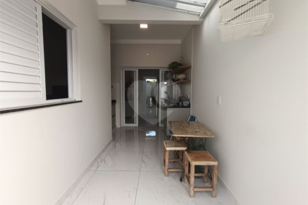Casa à venda com 3 quartos, sendo 1 suíte,  no condomínio Ipes 2, Tatuí - SP