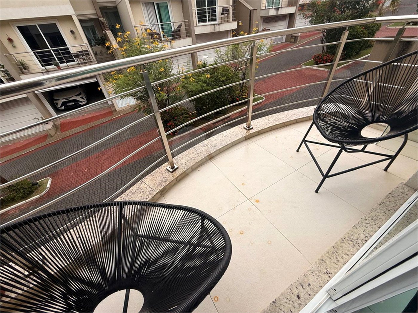Casa à venda com 4 quartos, sendo 2 suítes, no condomínio Florada da Serra, São Paulo - SP