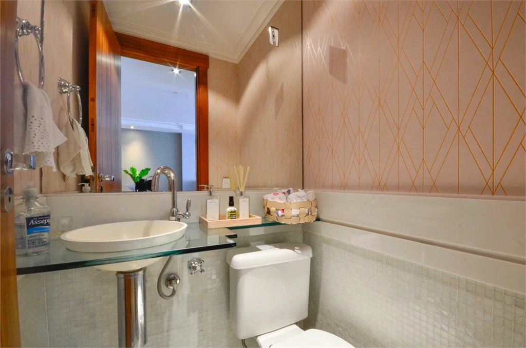 Casa à venda com 5 quartos, sendo 4 suítes, no condomínio Espaço Mobile - Real Parque, São Paulo - SP