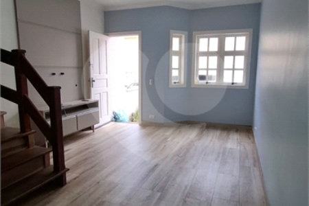 Casa à venda com 2 suítes no condomínio Village Palmas, São Paulo - SP