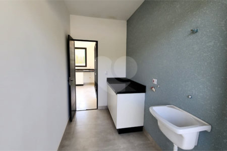 Casa para alugar com 3 quartos, sendo 1 suíte, no condomínio Chácaras Brasil, Atibaia - SP