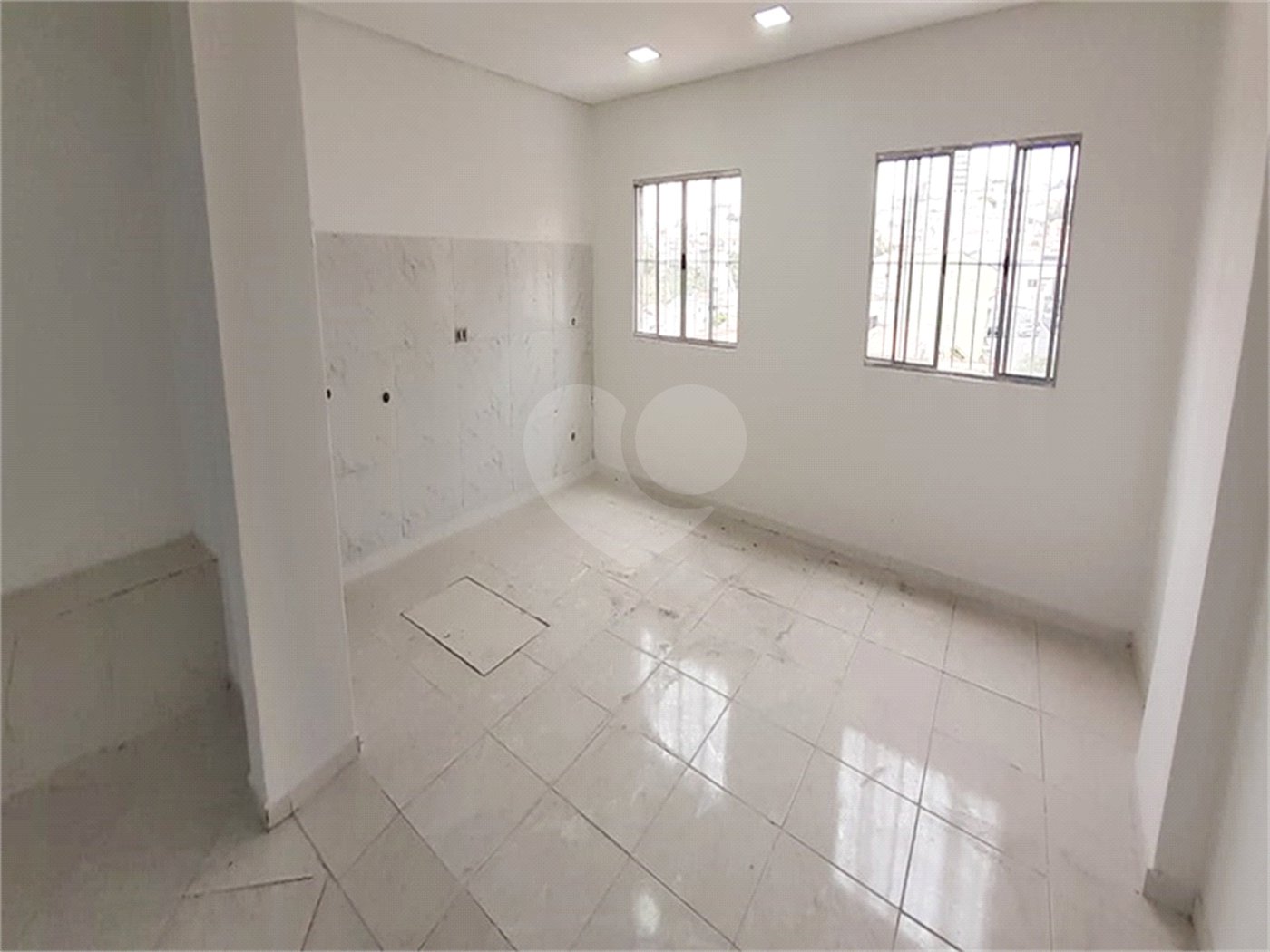 Sobrado à venda com 4 quartos, sendo 3 suítes, em Vila Maria Alta, São Paulo, SP