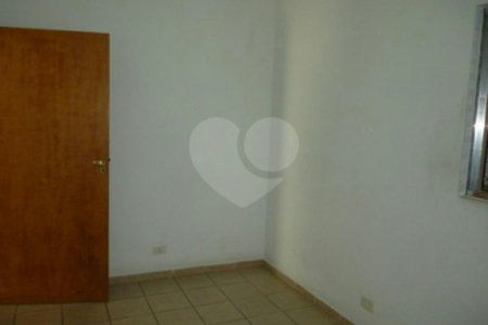 Casa Térrea à venda com 6 quartos em Vila Medeiros, São Paulo, SP