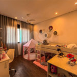 Casa à venda com 4 quartos, sendo 3 suítes,  no condomínio Vintage, Cotia - SP