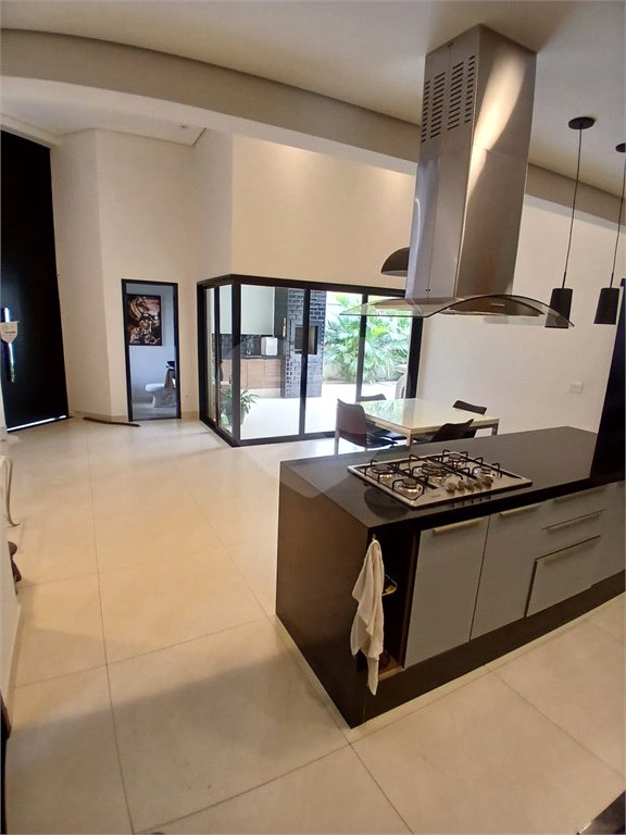 Casa à venda com 3 quartos, sendo 1 suíte, no condomínio Jardim, Sorocaba - SP