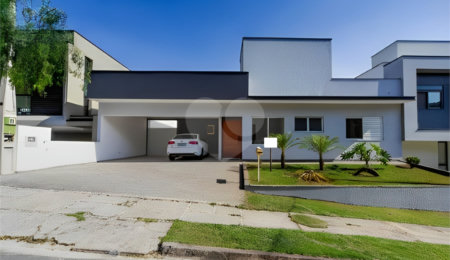 Casa à venda com 4 quartos, sendo 3 suítes, no condomínio Parque Esplanada, Votorantim - SP