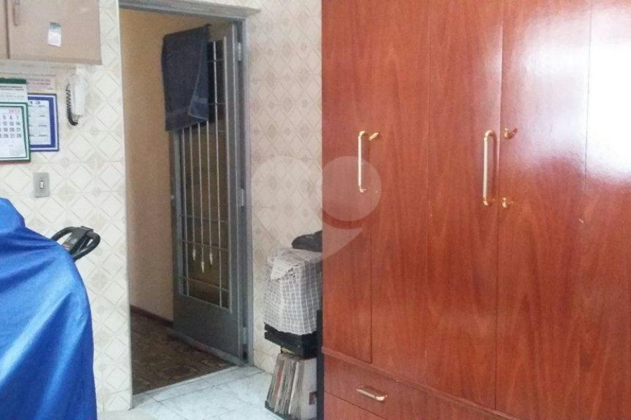 Sobrado à venda com 3 quartos em Parque Peruche, São Paulo, SP