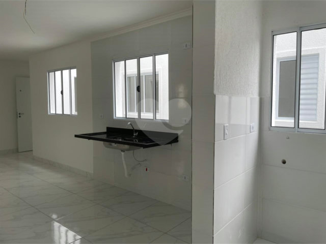 Casa à venda com 2 quartos no condomínio Hebe, São Paulo - SP
