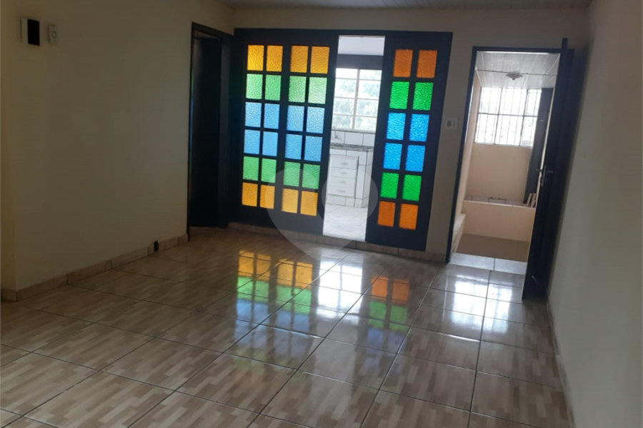Sobrado à venda com 6 quartos, sendo 1 suíte,  em Jardim Las Vegas, Guarulhos, SP