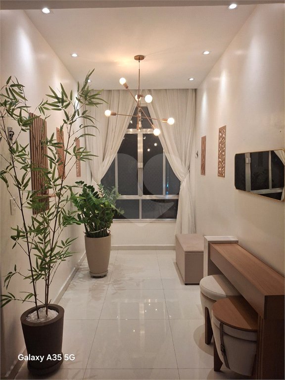 Apartamento à venda com 3 quartos, sendo 1 suíte,  em Copacabana, Rio de Janeiro, RJ