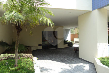 Apartamento à venda com 3 quartos, sendo 1 suíte, em Vila Olímpia, São Paulo, SP