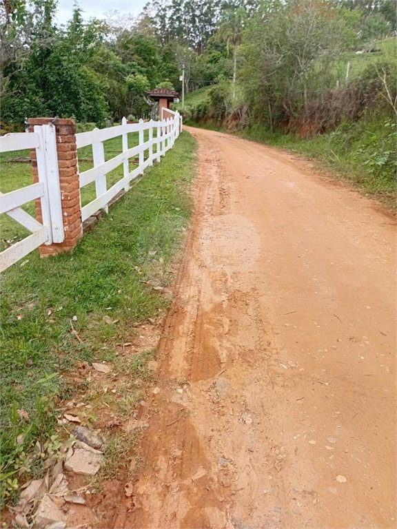 Sítio à venda com 2 quartos em Área Rural de Lagoinha, Lagoinha, SP
