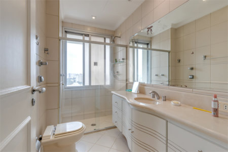 Apartamento à venda com 4 suítes em Jardim Marajoara, São Paulo, SP