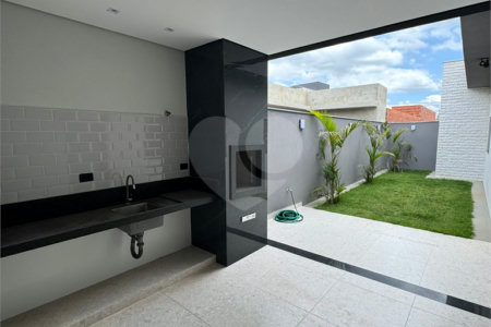 Casa à venda com 3 quartos, sendo 1 suíte, no condomínio Condomíno Helena Maria, Sorocaba - SP