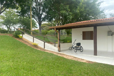 Casa à venda com 8 quartos, sendo 4 suítes, no condomínio Santa Filomena, Salto - SP
