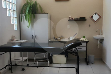 Casa à venda com 3 quartos, sendo 2 suítes, em Indianópolis, São Paulo, SP