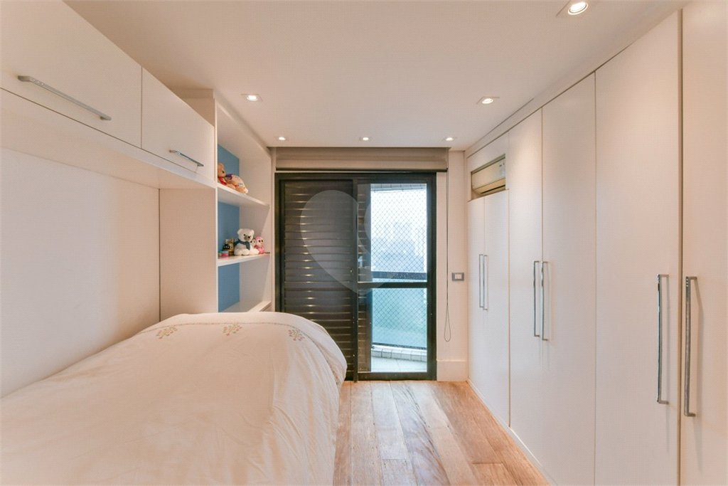 Apartamento à venda com 4 quartos, sendo 2 suítes, em Panamby, São Paulo, SP