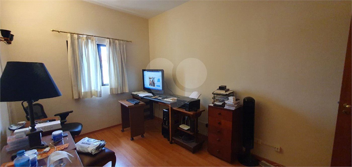 Sobrado à venda com 4 quartos, sendo 2 suítes, em Moema, São Paulo, SP