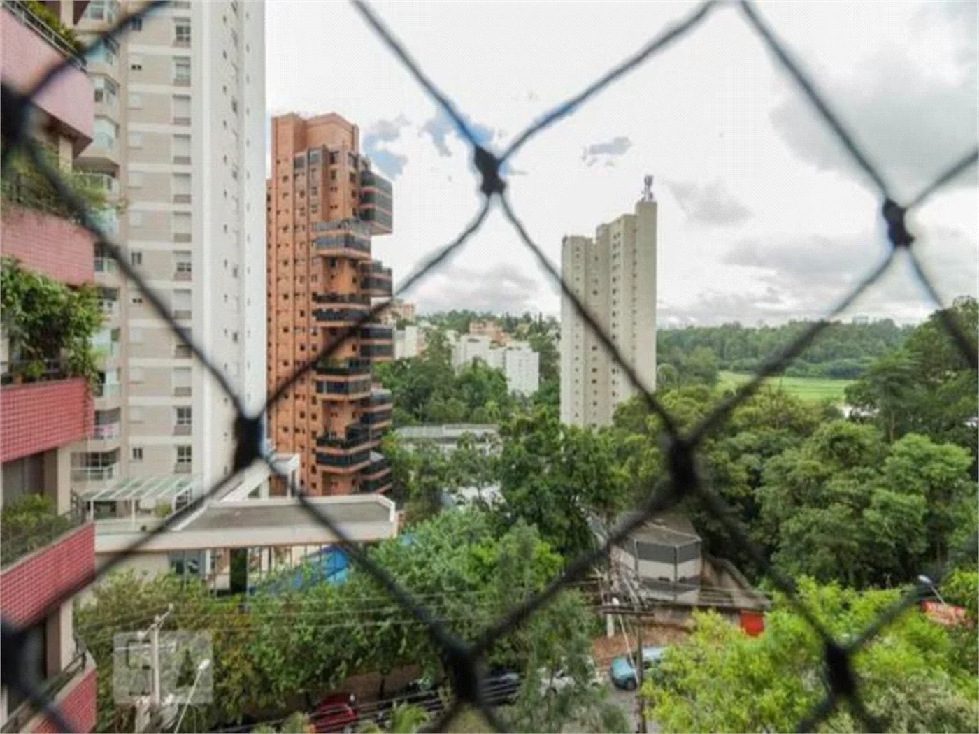 Apartamento à venda ou para alugar com 3 suítes em Jardim Fonte do Morumbi, São Paulo, SP