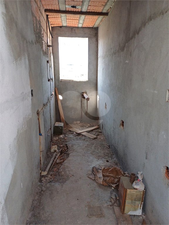 Casa à venda com 2 suítes no condomínio Ricieri, Mogi das Cruzes - SP