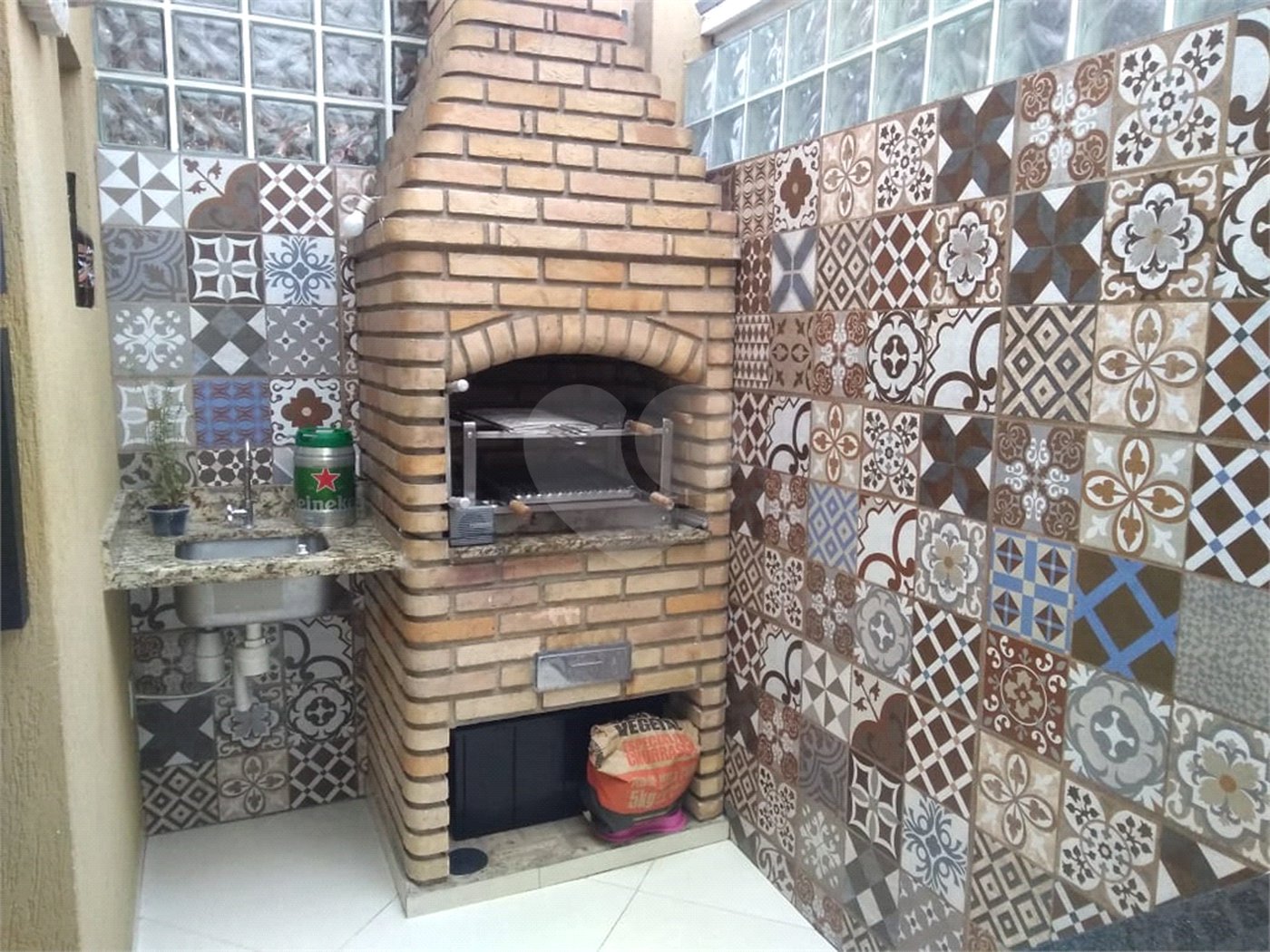 Casa à venda com 3 quartos, sendo 1 suíte, no condomínio Residencial Água Fria, São Paulo - SP
