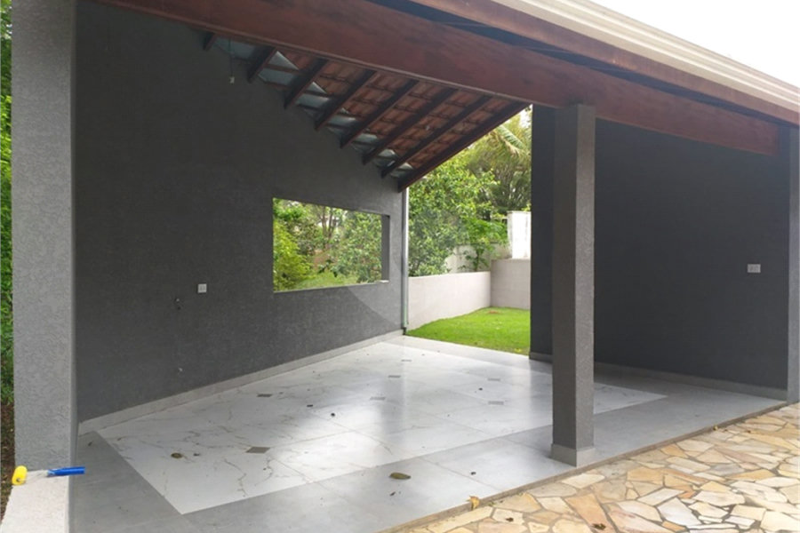 Casa à venda com 2 quartos, sendo 1 suíte, no condomínio Figueira Garden, Atibaia - SP