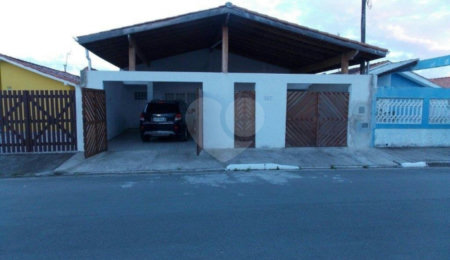 Casa Térrea à venda com 3 quartos, sendo 1 suíte,  em Loteamento Bosque dos Guanandis, Caraguatatuba, SP