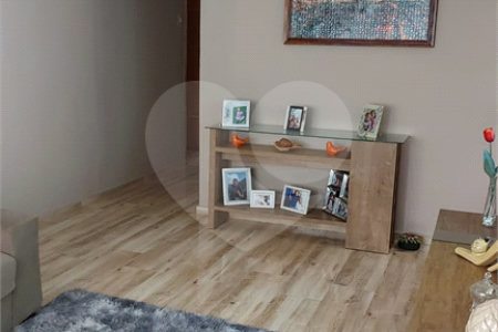 Casa à venda com 3 quartos, sendo 1 suíte,  em Vila Industrial, São Paulo, SP