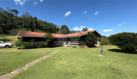 Sítio à venda com 4 quartos, sendo 2 suítes,  em Sorocamirim (canguera), São Roque, SP