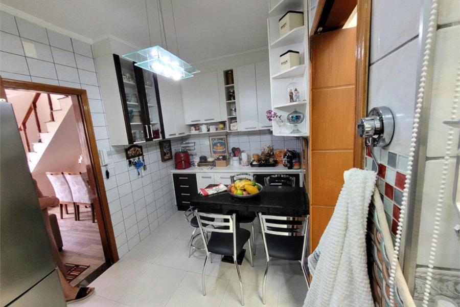 Sobrado à venda com 2 quartos em Vila Nivi, São Paulo, SP