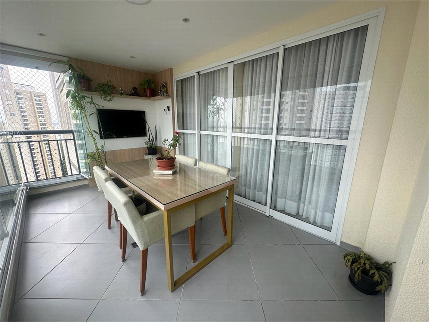 Apartamento à venda com 3 quartos, sendo 1 suíte, em Vila Andrade, São Paulo, SP