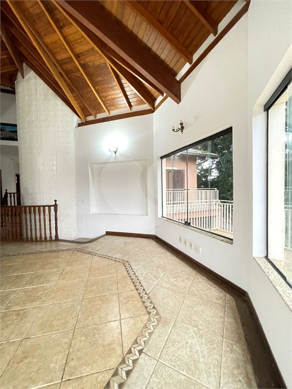 Casa à venda ou para alugar com 6 quartos, sendo 2 suítes, em Condomínio Portal dos Nobres, Atibaia, SP