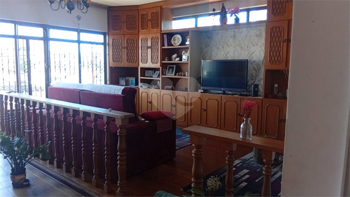 Casa à venda ou para alugar com 7 quartos, sendo 1 suíte,  em Vila Mogilar, Mogi das Cruzes, SP
