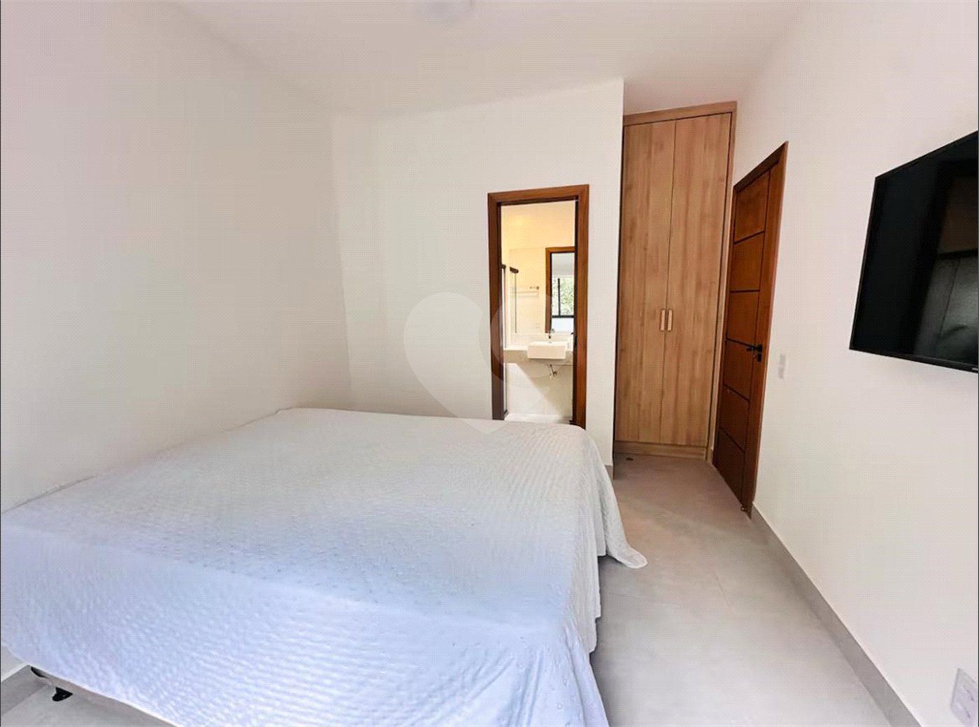 Casa à venda com 6 quartos, sendo 4 suítes,  em Caravelas, Armação dos Búzios, RJ