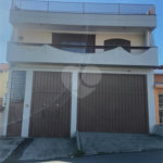 Sobrado à venda com 3 quartos, sendo 1 suíte,  em Jardim Selma Helena, Poá, SP