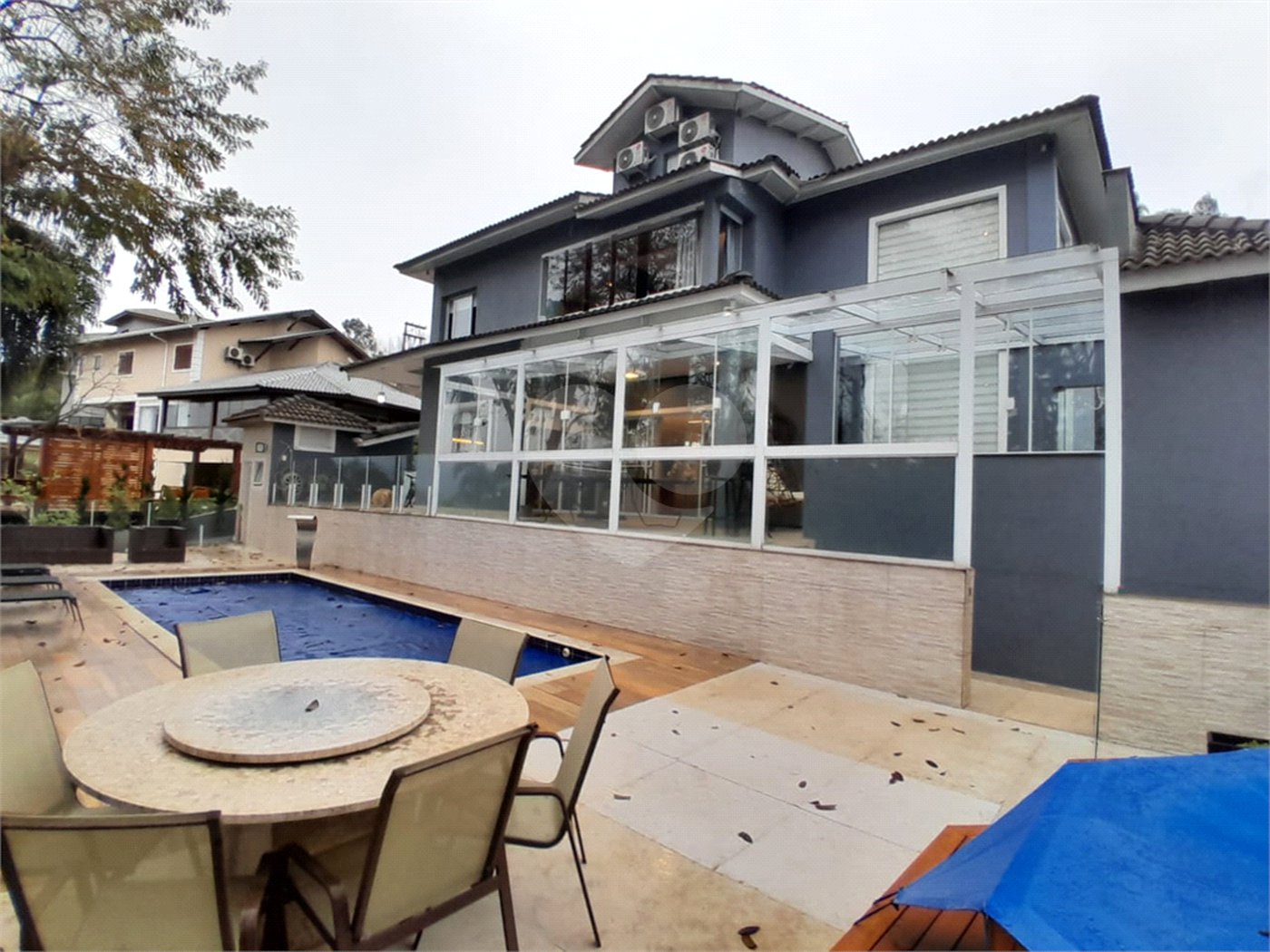 Casa à venda com 3 suítes no condomínio Suíça da Cantareira, Mairiporã - SP