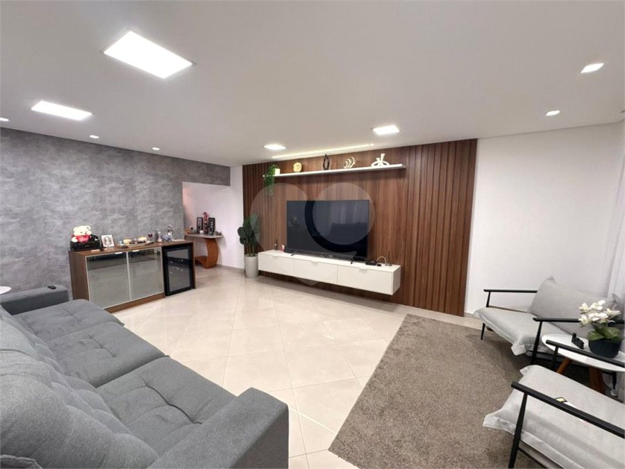 Sobrado à venda com 3 suítes em Vila Milton, Guarulhos, SP