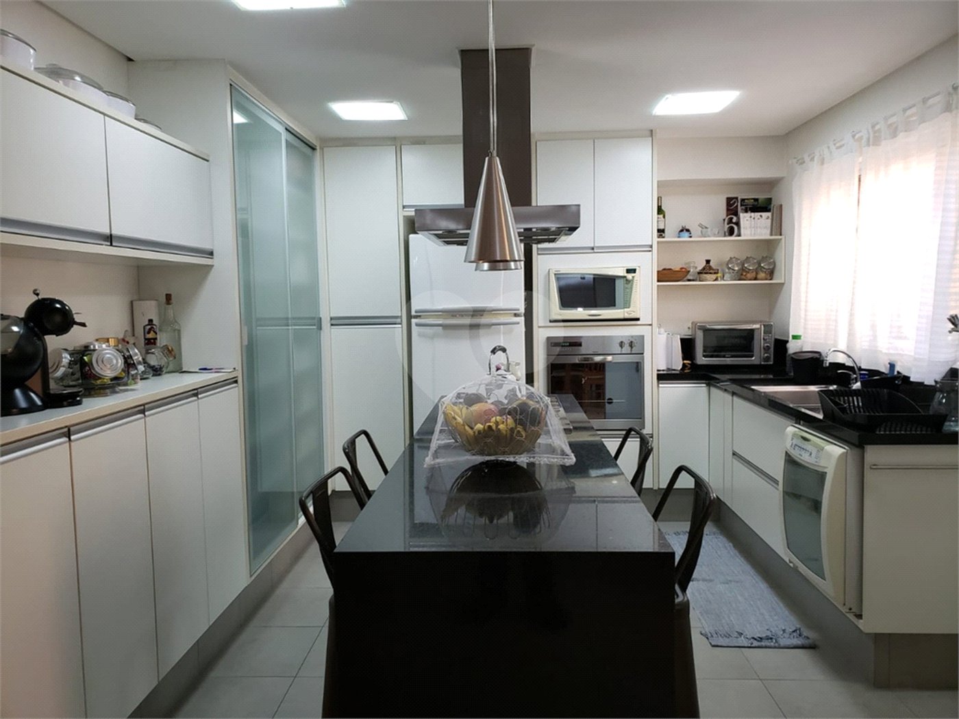 Sobrado à venda com 3 quartos, sendo 1 suíte, em Bosque da Saúde, São Paulo, SP