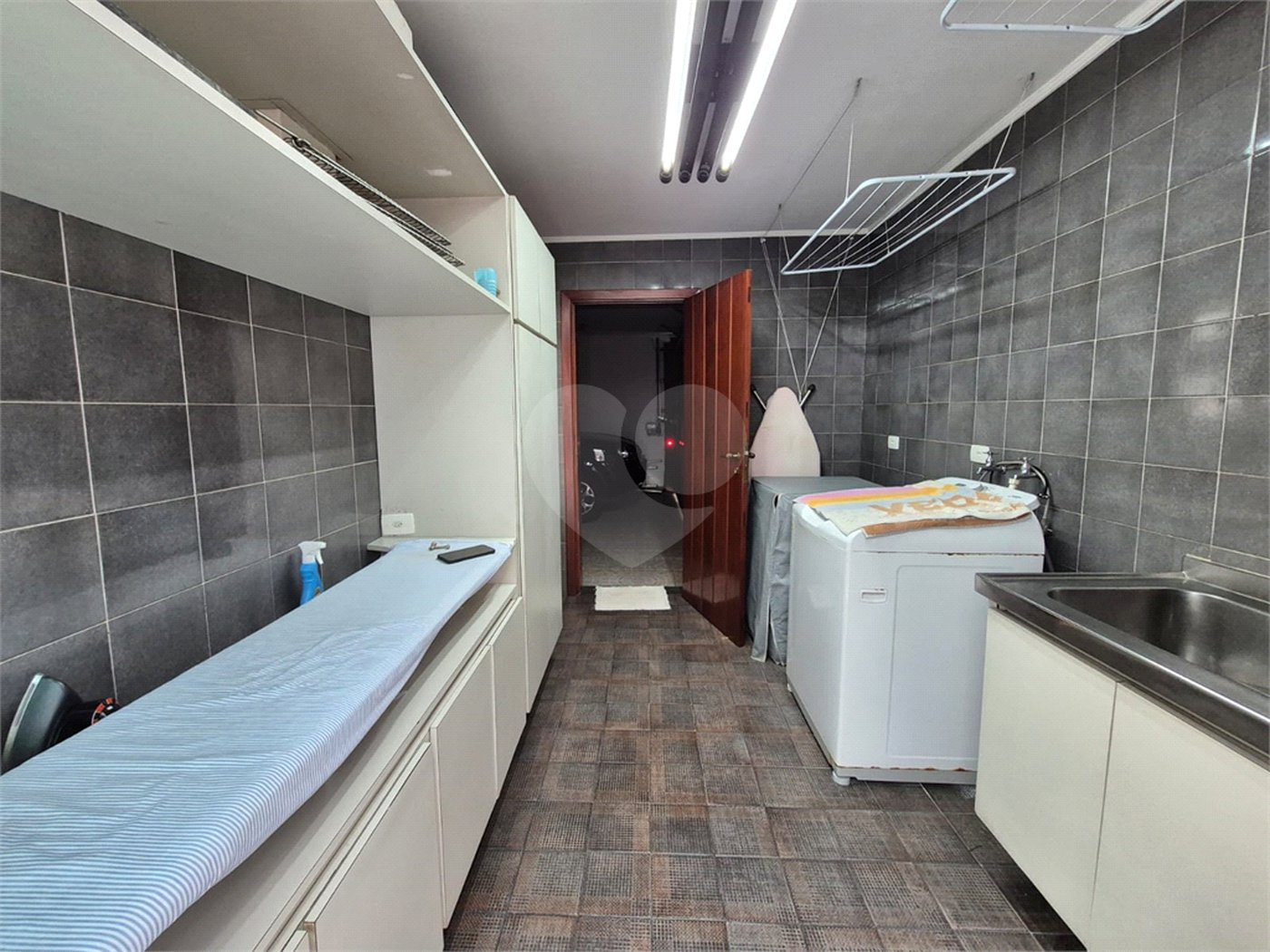 Casa de Vila à venda ou para alugar com 4 quartos, sendo 2 suítes,  em Jardim Leonor, São Paulo, SP