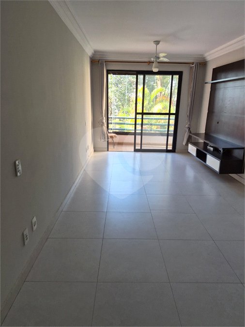 Apartamento à venda com 3 quartos, sendo 1 suíte,  em Cidade São Francisco, São Paulo, SP