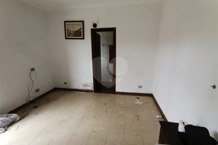 Casa à venda com 4 quartos, sendo 3 suítes, no condomínio Rancho Dirce, Sorocaba - SP