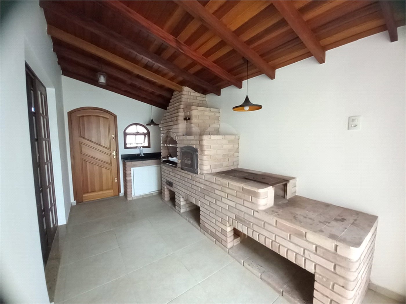 Casa à venda com 4 quartos, sendo 1 suíte,  em Vila Oliveira, Mogi das Cruzes, SP