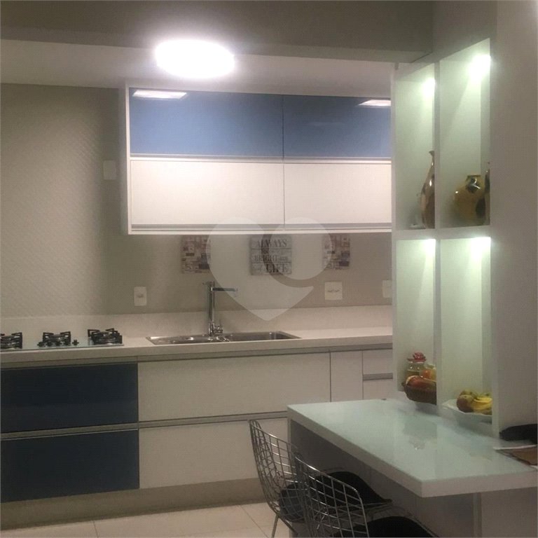 Apartamento à venda com 3 suítes em Vila Bertioga, São Paulo, SP