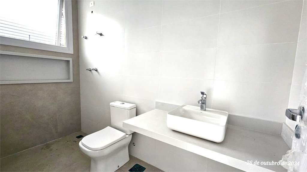 Casa à venda com 4 suítes no condomínio Vila Arese, São Paulo - SP