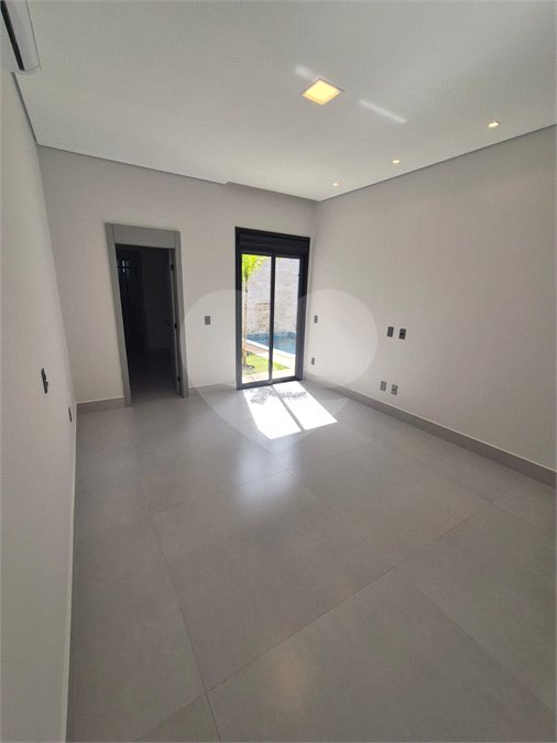 Casa à venda com 3 suítes no condomínio London Park, Indaiatuba - SP